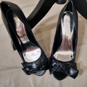 INC International Concepts Mindy Black Peep-Toe Heels w/Stylish Bow. Size 8